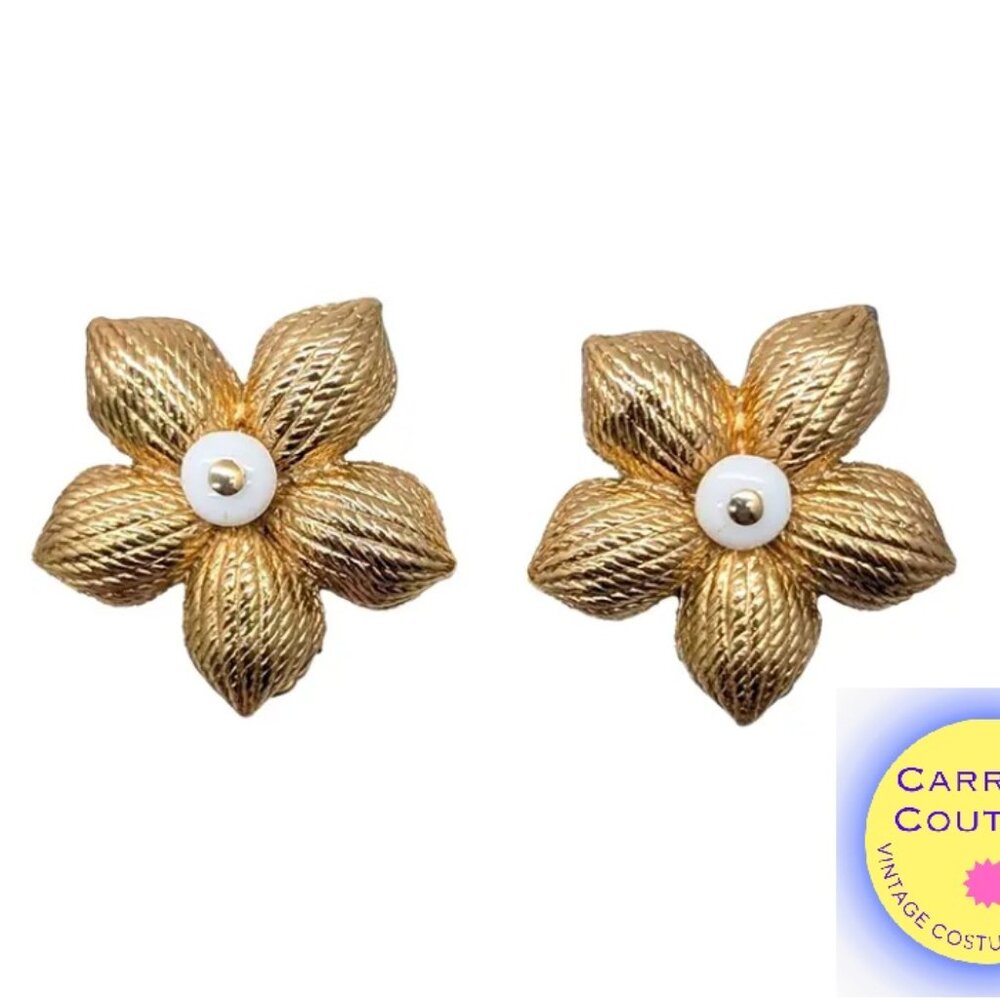 Vintage Signed Napier Flowers White Bead Centers Runway Couture Clip Earrings